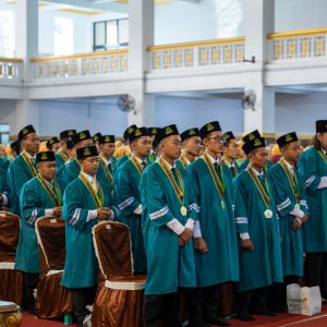 UNKAFA Gresik Kukuhkan 397 Lulusan pada Wisuda ke-19, Siapkan Generasi Berkarakter Santri dan Berdaya Saing Global